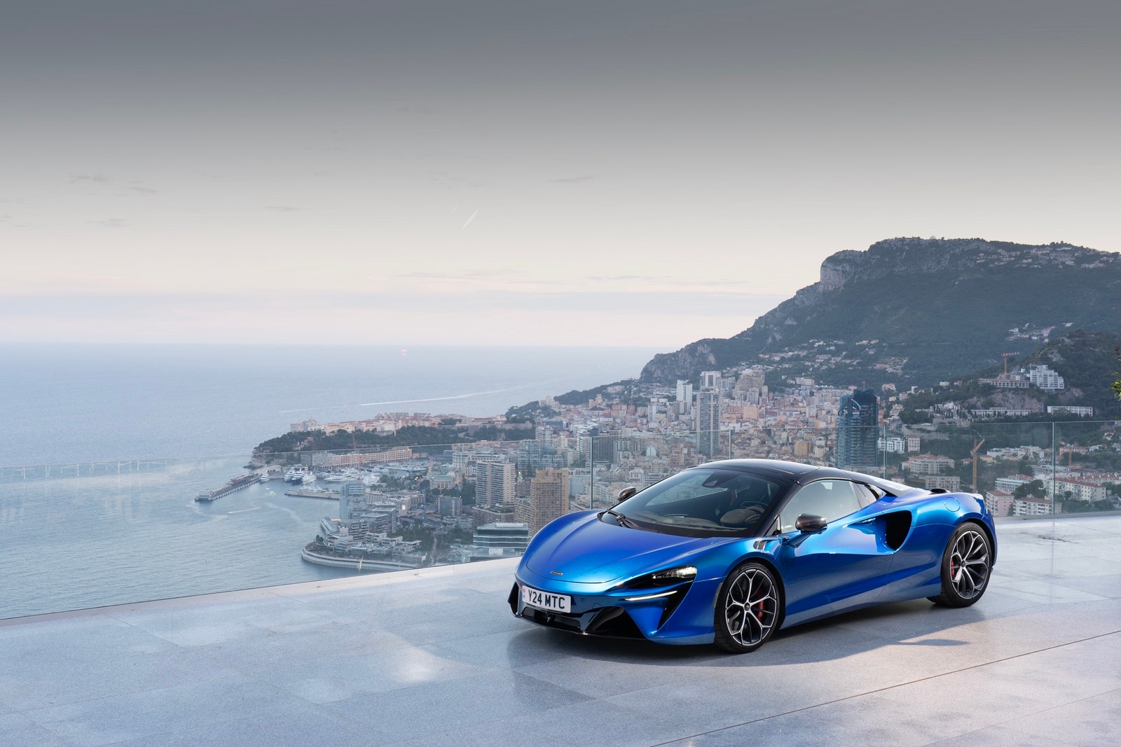 McLaren’s Artura Spider Hybrid Is All Performance, and All Party